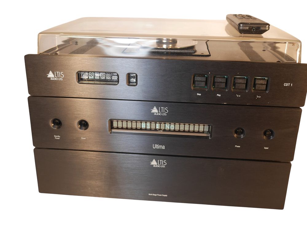 Lot 113: hi fi Altis Audio Ltd Ultima Amplifier CDT 1 Transport cd player and Power Supply Complete Set Made in USA