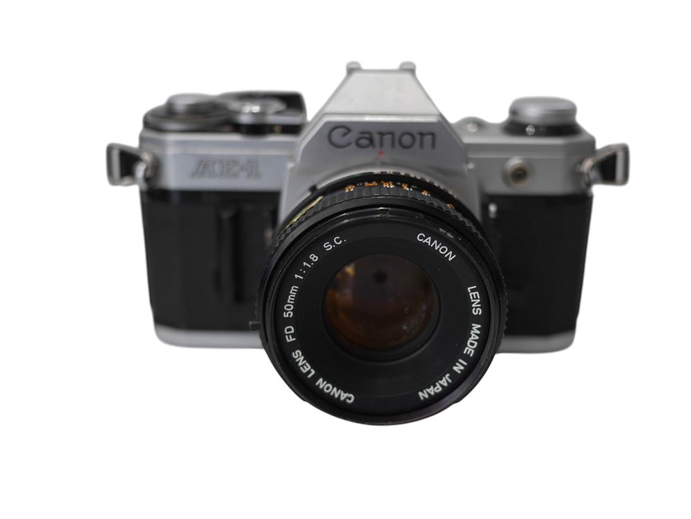 Lot 33: Canon AE 1 35mm SLR Camera FD 50mm f1.8 SC Lens