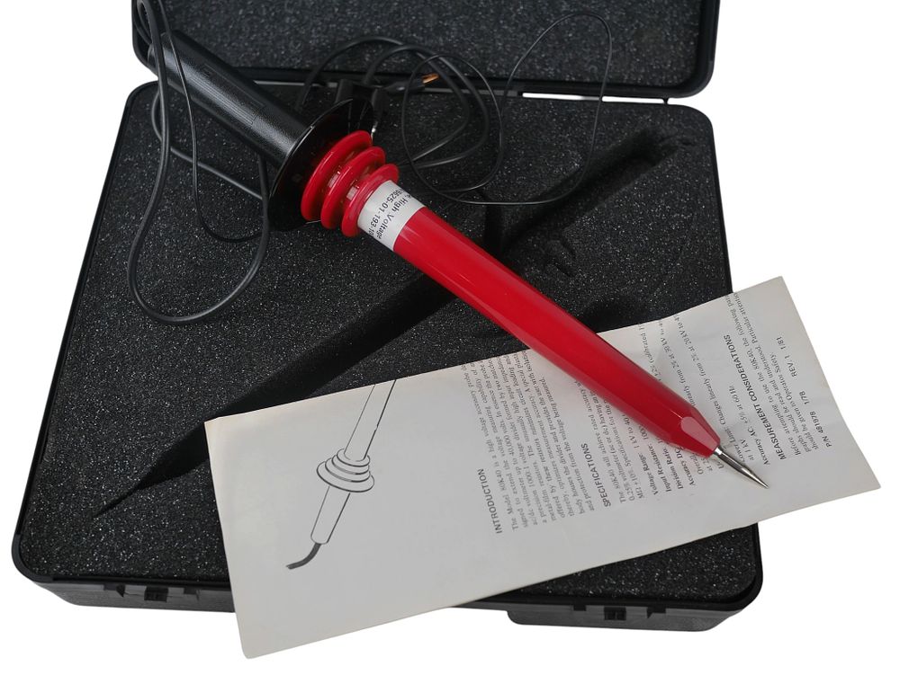 Lot 123: Fluke 80K 40 High Voltage Probe Cased With Instructions