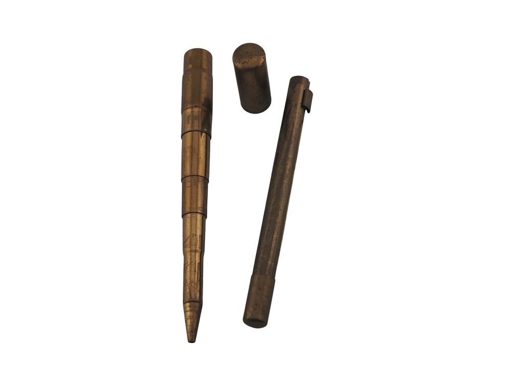 Lot 184: Vintage Platignum Pen and Eicner Spot Lite Pencil Set