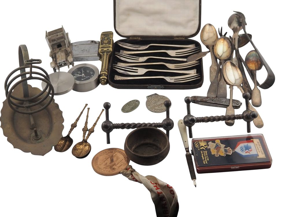 Lot 206: Mixed Vintage Collectables Silver Plate Cutlery Medals