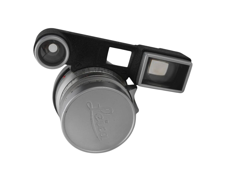 Lot 68: Leitz Canada Summicron 35mm f2 Lens Serial 1744481 with Goggles and Case
