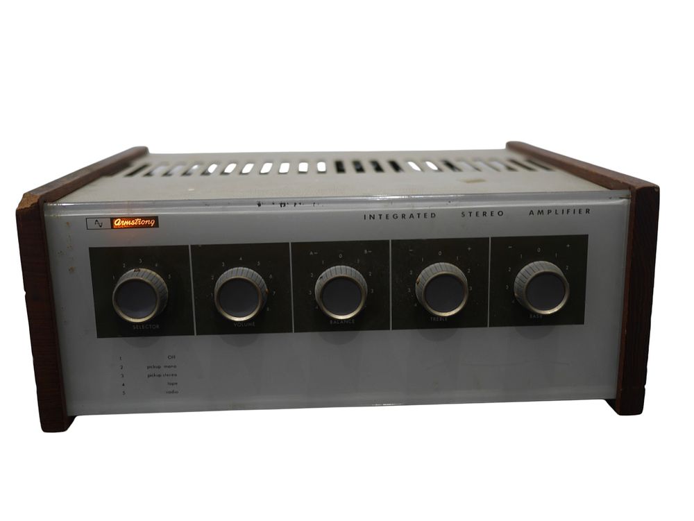 Lot 136: Armstrong Integrated Stereo Amplifier Vintage Valve Design