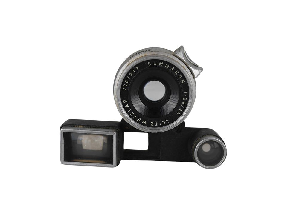 Lot 69: Leitz Wetzlar Summaron 35mm f2.8 Lens with Integrated Goggles