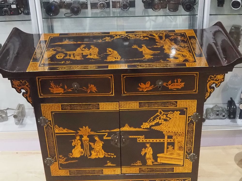 Lot 219: Chinoiserie Black Lacquer Console Cabinet Hand Painted Gilt Decoration