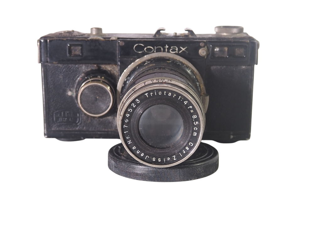 Lot 226: Vintage Contax Camera With Carl Zeiss Jena Triotar Lens
