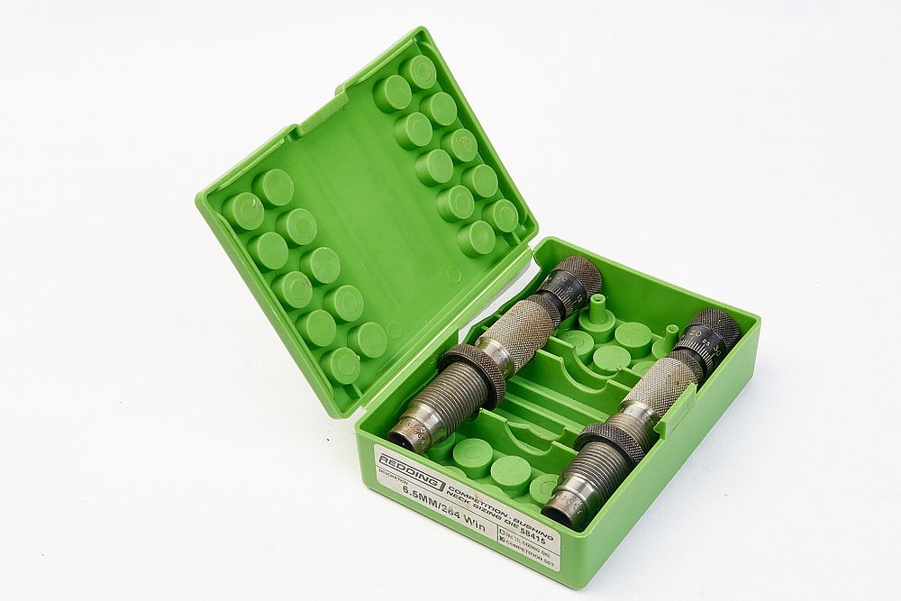 Lot 374: REDDING 58415 COMPETITION 2-DIE SET 6.5mm / 264WIN