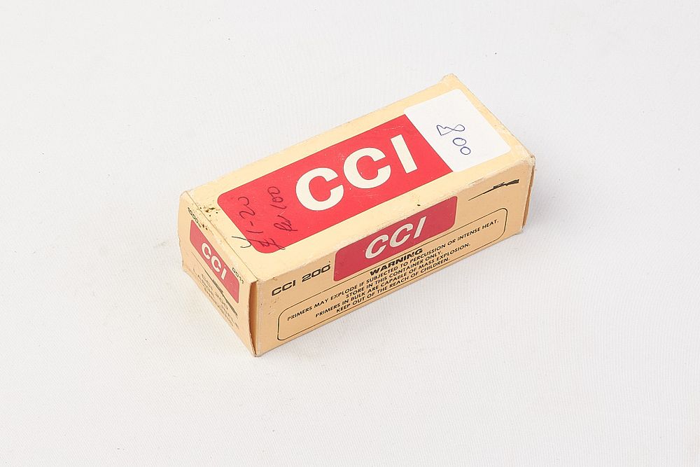 Lot 492: CCI 200 LARGE RIFLE PRIMERS 1000