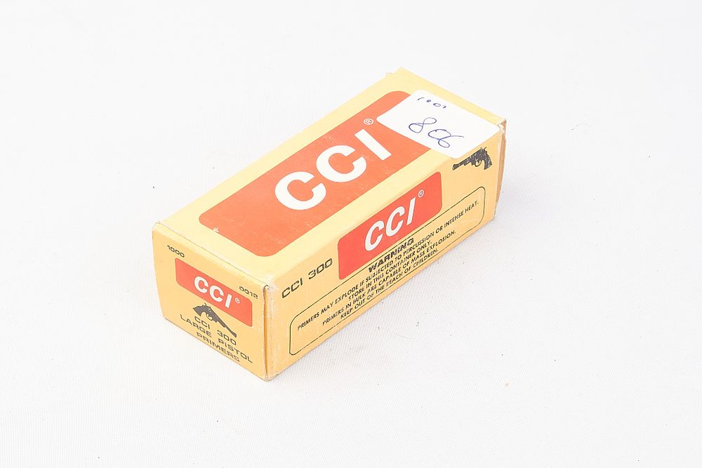 Lot 498: CCI 300 Lge PISTOL PRIMERS 1000 of