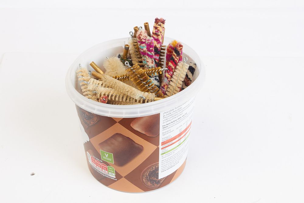 Lot 683: Tub of mixed cleaning brushes and mops
