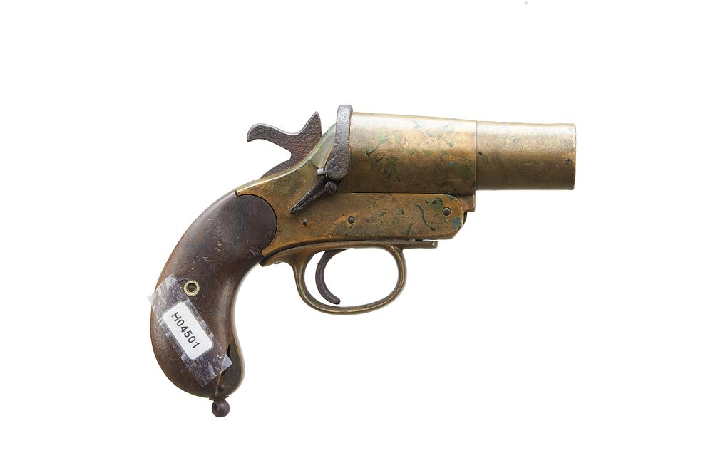 Lot 215: WEBLEY & SCOTT
A 1" CAL. BRASS WEBLEY & SCOTT FLARE PISTOL. 
Ser No 17153.