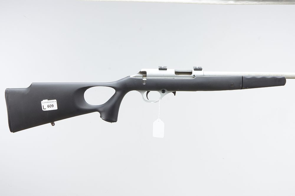 Lot 595: MOSSBERG 
A .17HMR BOLT ACTION RIFLE Ser No 039833 W MOD