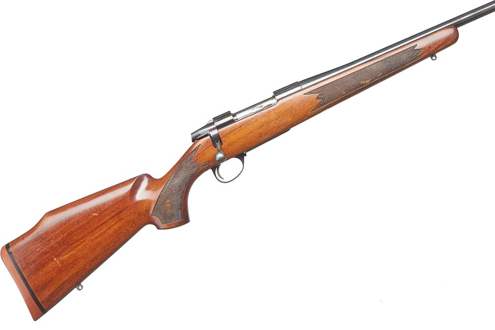 Lot 354: SAKO
A .243 WIN. SAKO AII BOLT ACTION RIFLE. 
Ser No 383425.