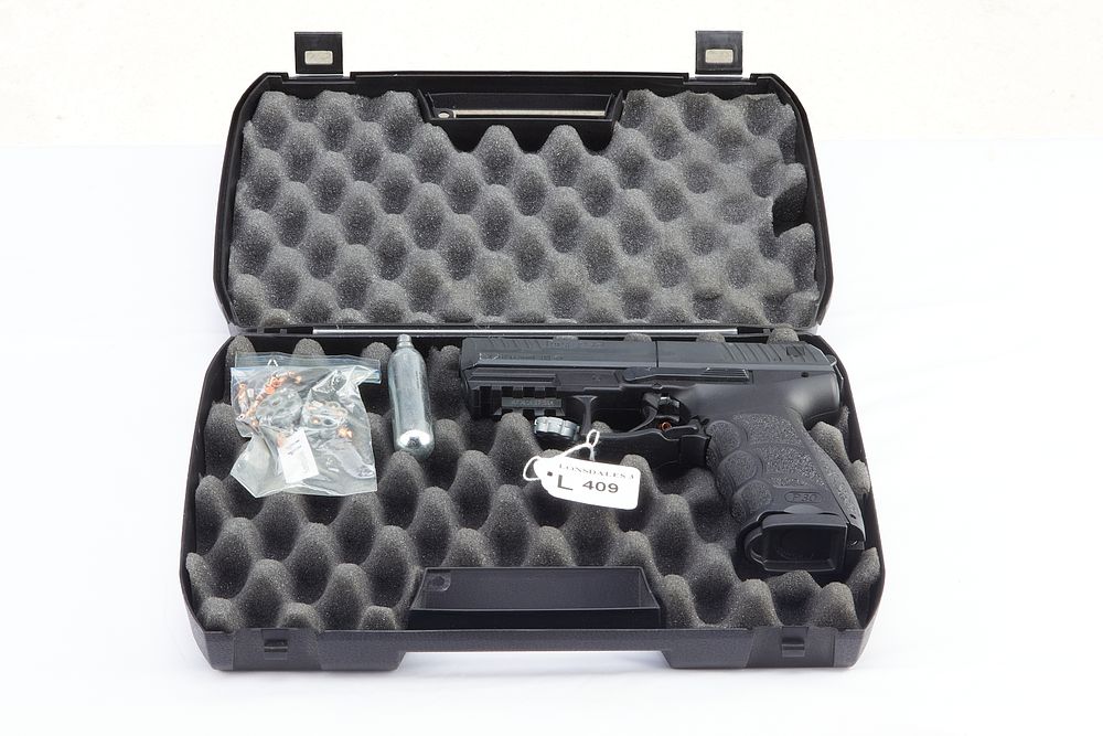 Lot 409: HK
A .177 CAL. HK P30 AIR PISTOL. 
Ser No HK0926001884.