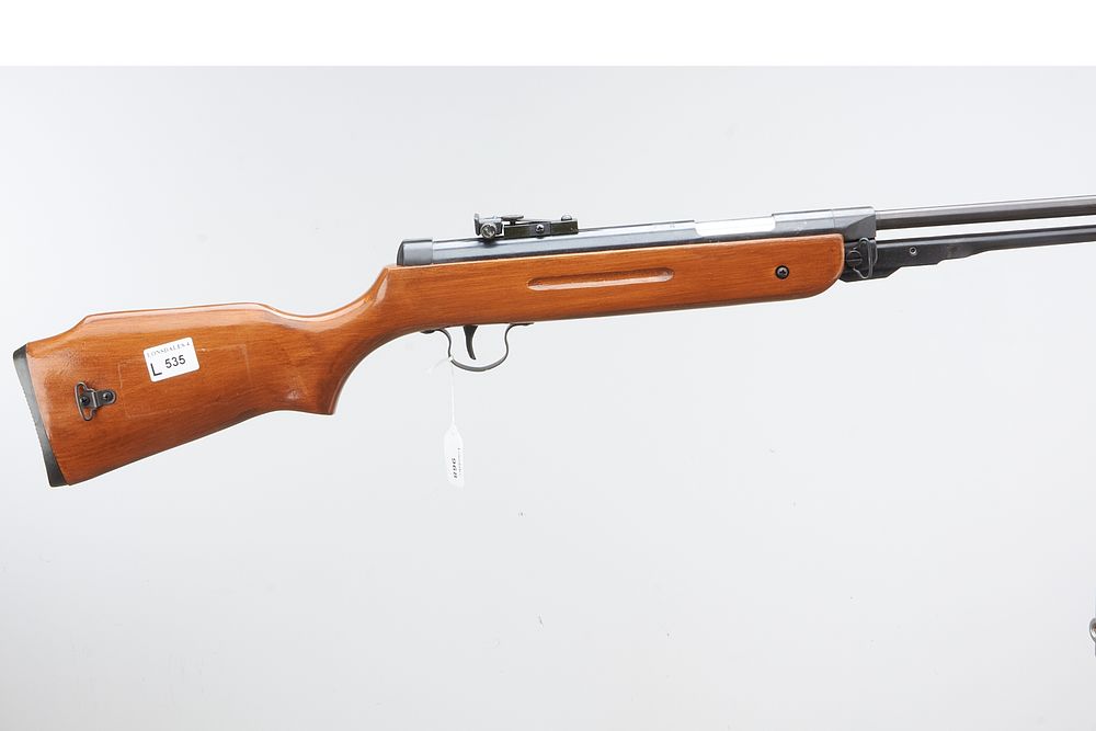 Lot 535: SMK
A Mod B3-F .22 AIR RIFLE Ser No NVSN