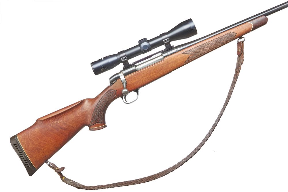 Lot 331: VOERE
A .243 WIN. VOERE BOLT ACTION RIFLE. Ser No 132570.