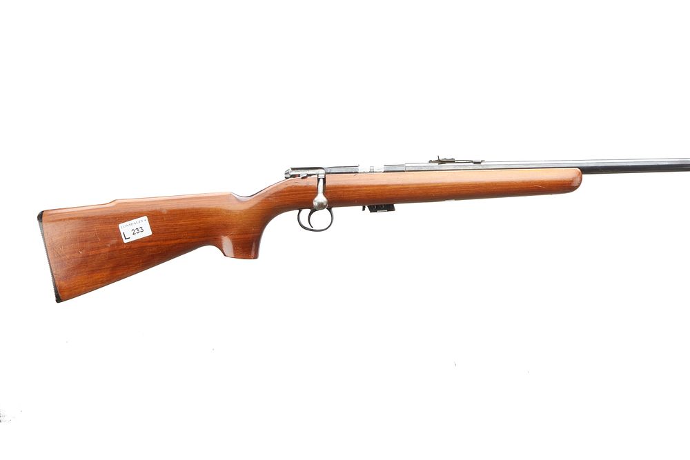 Lot 584: BSA
A .22 SUPERSPORT RIFLE Ser No SB7890
