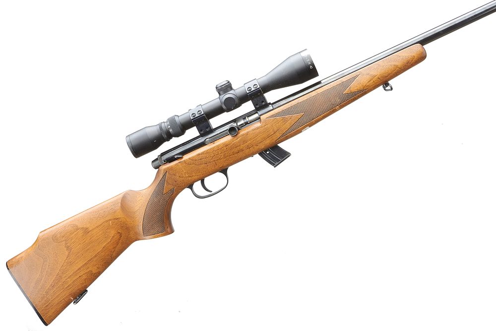 Lot 487: KRIKO
A .22lr self loading rifle. Serial No.Z96928