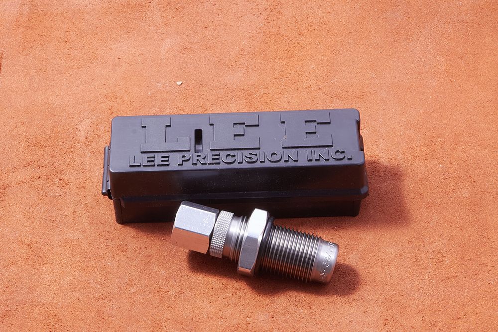 Lot 177: .38 SPECIAL/.357 MAGNUM LEE POWDER THRU EXPANDING DIE *UNUSED* SER. 90581