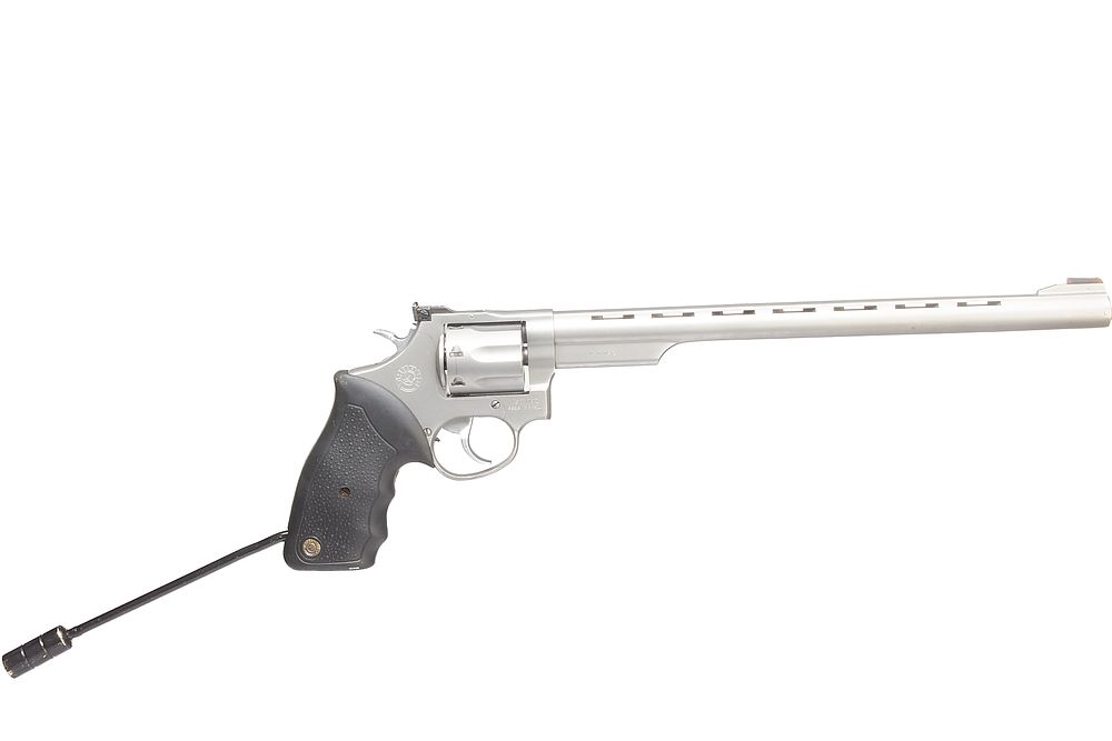 Lot 683: TAURUS .357 MAGNUM 7 SHOT REVOLVER Ser No IW171792