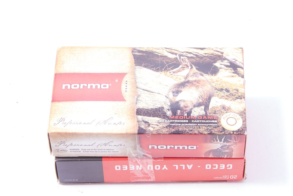 Lot 704: NORMA .243 WIN CARTRIDGES 100 GR 20 OF, GECKO .243 105 GR 20 OF