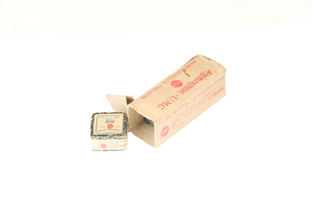 Lot 674: FIVE HUNDRED .22 CAL. B.B. CAPS SMOKELESS. IN ORIGINAL PACKAGING. BY REMINGTON ARM - UNION METALLIC CARTRIDGES CO.