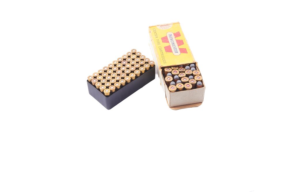 Lot 1572: .38-40, 38 SPECIAL, 100 OF