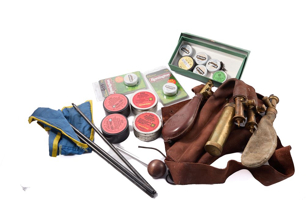 Lot 1514: ASSORTED PERCUSSION CAPS AND SHOT FLASKS
