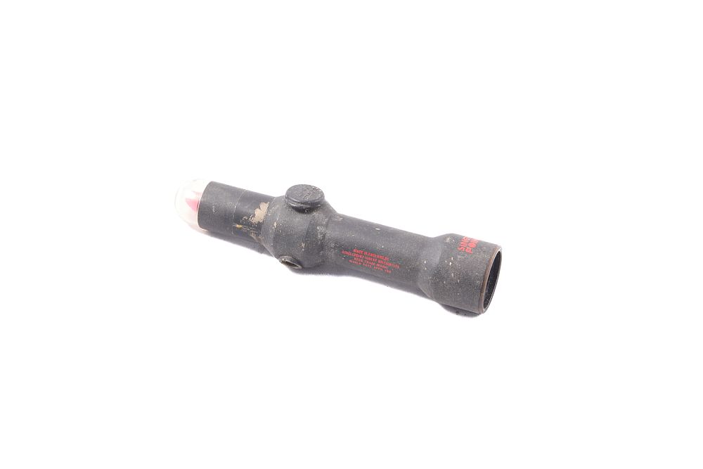 Lot 1495: SINGLE POINT EYE OCCLUSION RED DOT SIGHT