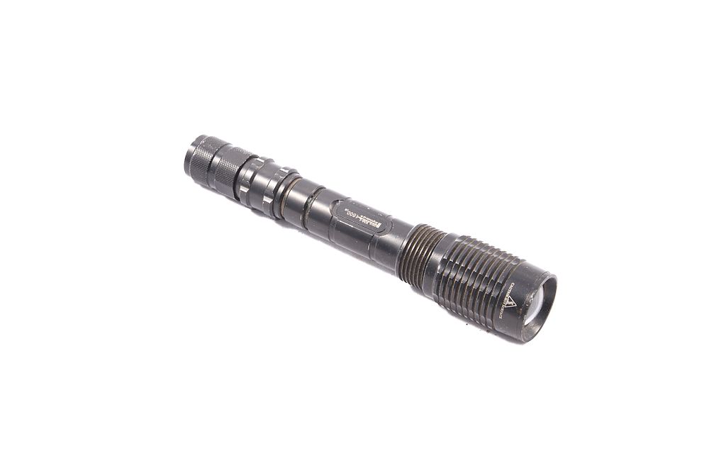 Lot 524: CREE XM-L 1500 LUMENS TORCH