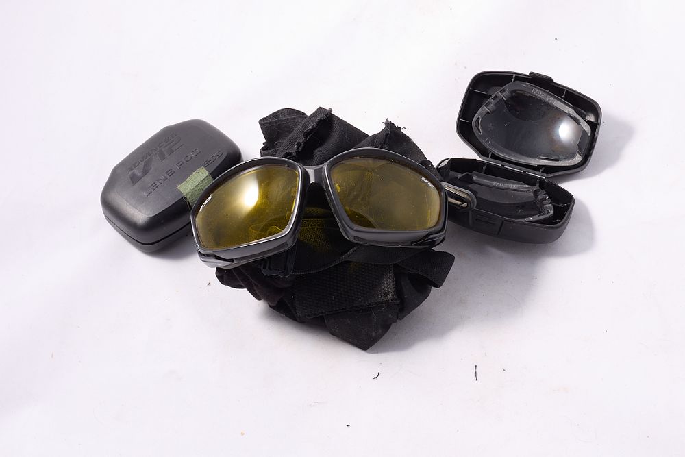 Lot 1469: ESS SAFETY GOGGLES WITH 2 SETS OF INTERCHANGABLE LENSES