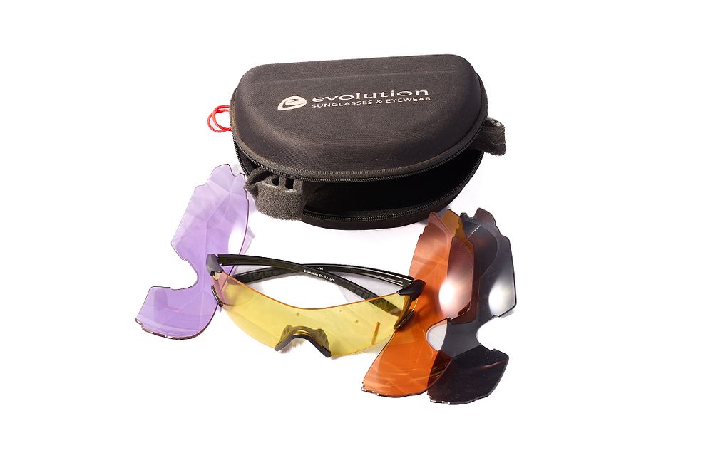 Lot 1429: LITTLE USED EVOLUTION CONNECT 4 SHOOTING EYEWEAR SET W/ 4 LENSES
