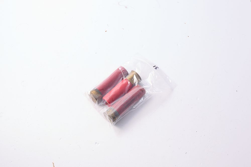 Lot 1350: 3 ONLY COLLECTABLE 8 BORE PAPER SHOTGUN CARTRIDGES. 2 ELEY KYNOCH ICI - IMPERIAL CHEMICAL INDUSTRIES TO BRASS BASE CASES PLUS 1 FIOCCHI CARTRIDGE WITH NO 1 SHOT.