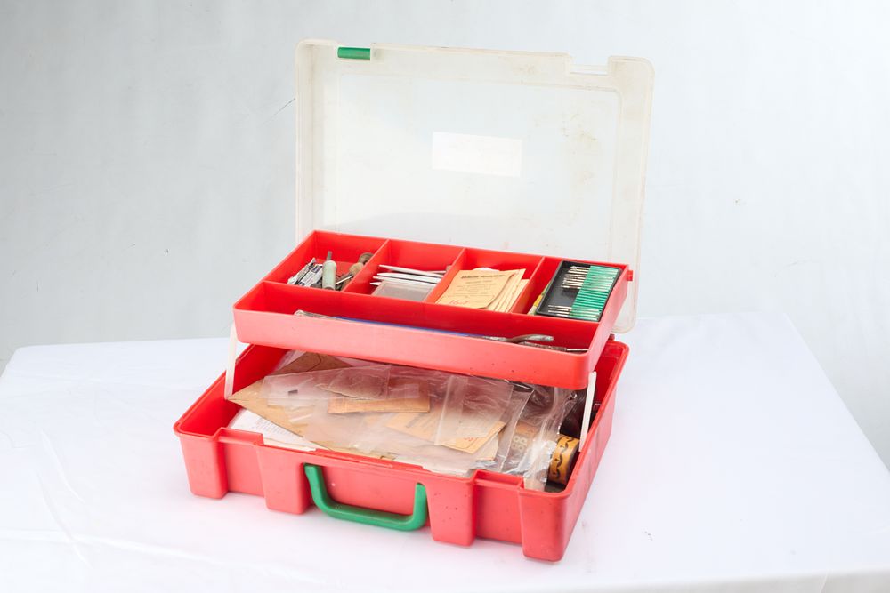 Lot 1287: COMPLETE CHEQUERING KIT FOR STOCKS/WOODWORK