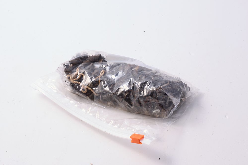 Lot 1277: ASSORTED SPARES, MOSTLY SCREWS