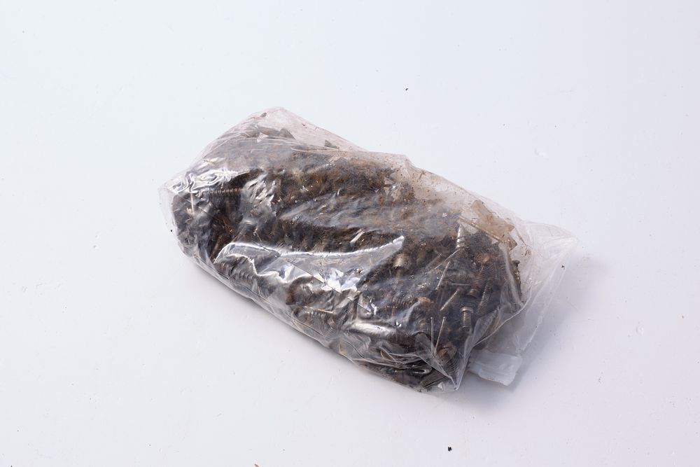 Lot 1276: ASSORTED SPARES, MOSTLY SCREWS