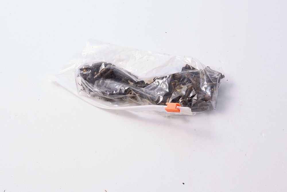 Lot 1275: ASSORTED SPARES, MOSTLY SCREWS