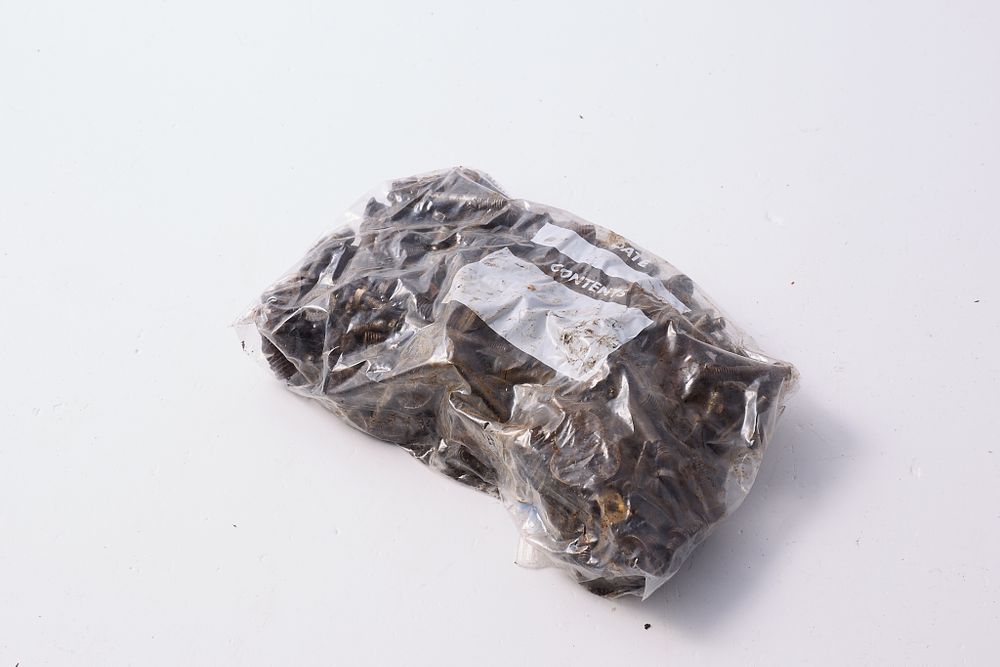 Lot 1273: ASSORTED SPARES, MOSTLY SCREWS