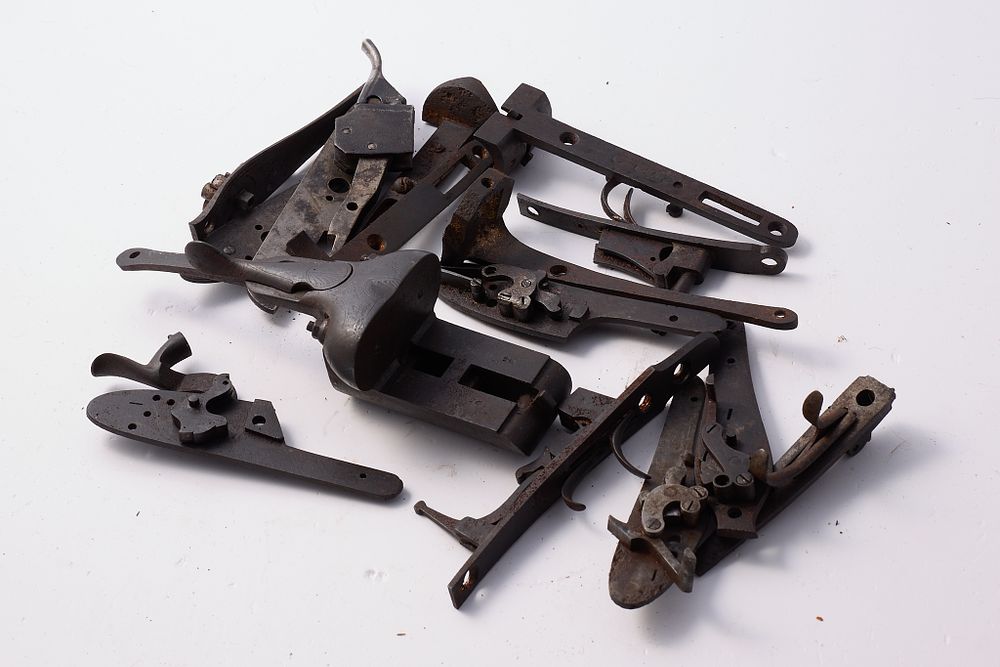 Lot 1271: BOXLOCK AND VARIOUS SIDELOCKS