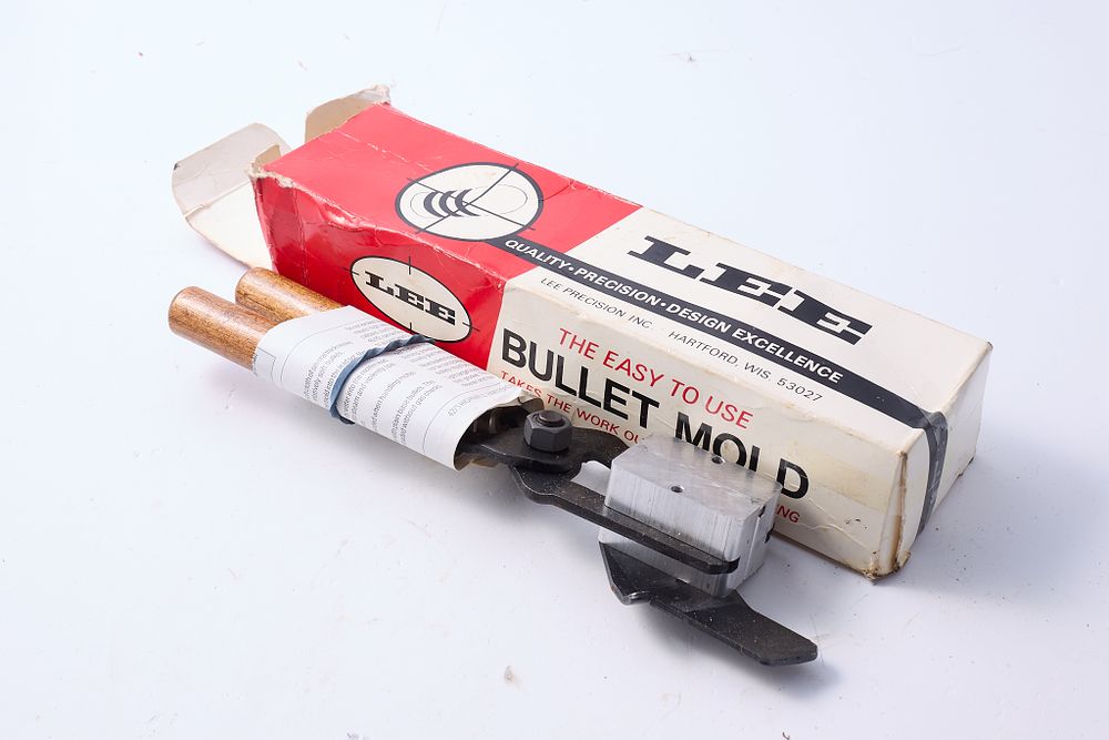 Lot 1204: LEE .356 BULLET MOLD UNUSED IN BOX