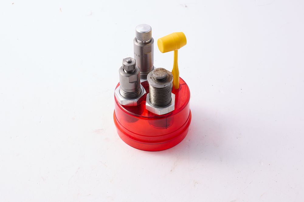 Lot 1176: LITTLE USED LEE .303 3 DIE SET