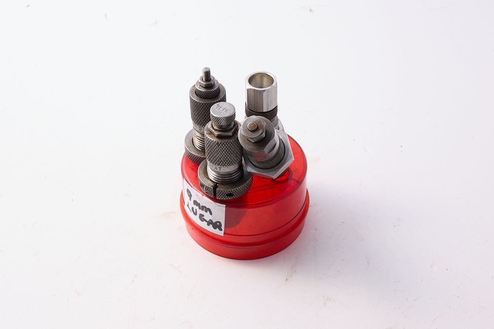 Lot 1175: 9MM LUGER LEE DIE SET