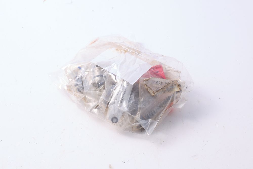Lot 1121: ASSORTED SPARES