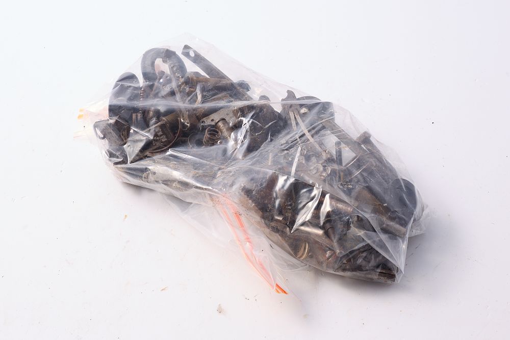 Lot 506: LOT OF ASSORTED SPARES INCLUDING SOME SIDELOCK COMPONENTRY