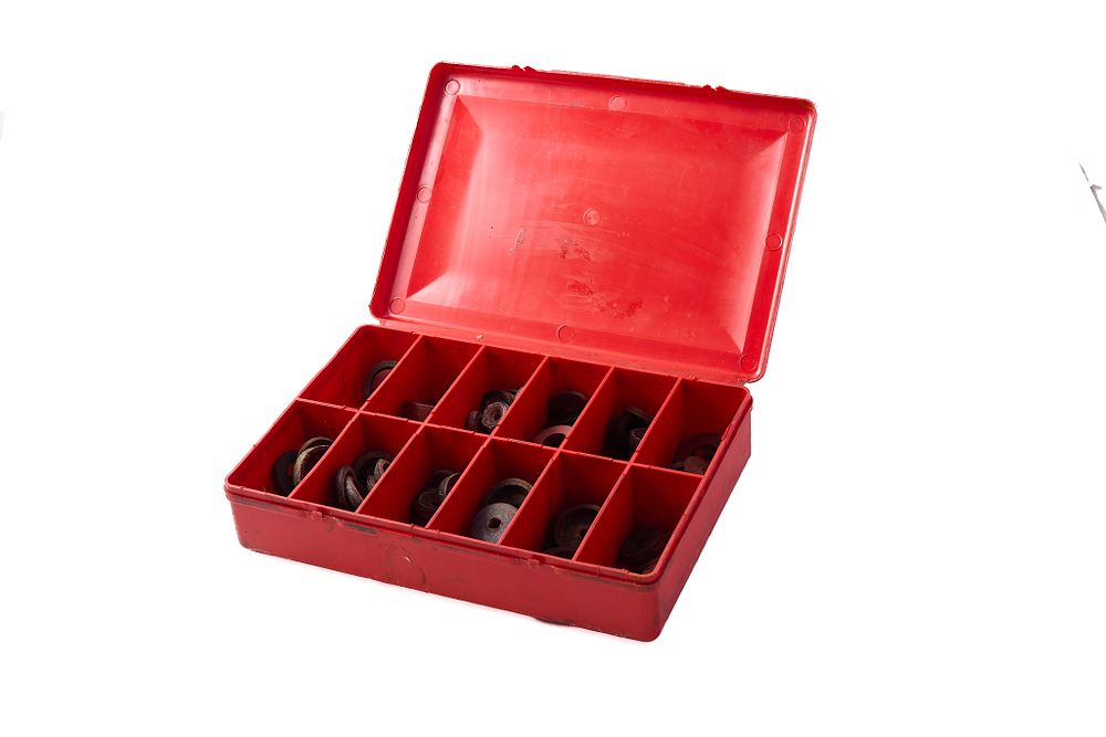 Lot 1110: MODERN AND VINTAGE AIRGUN SEALS