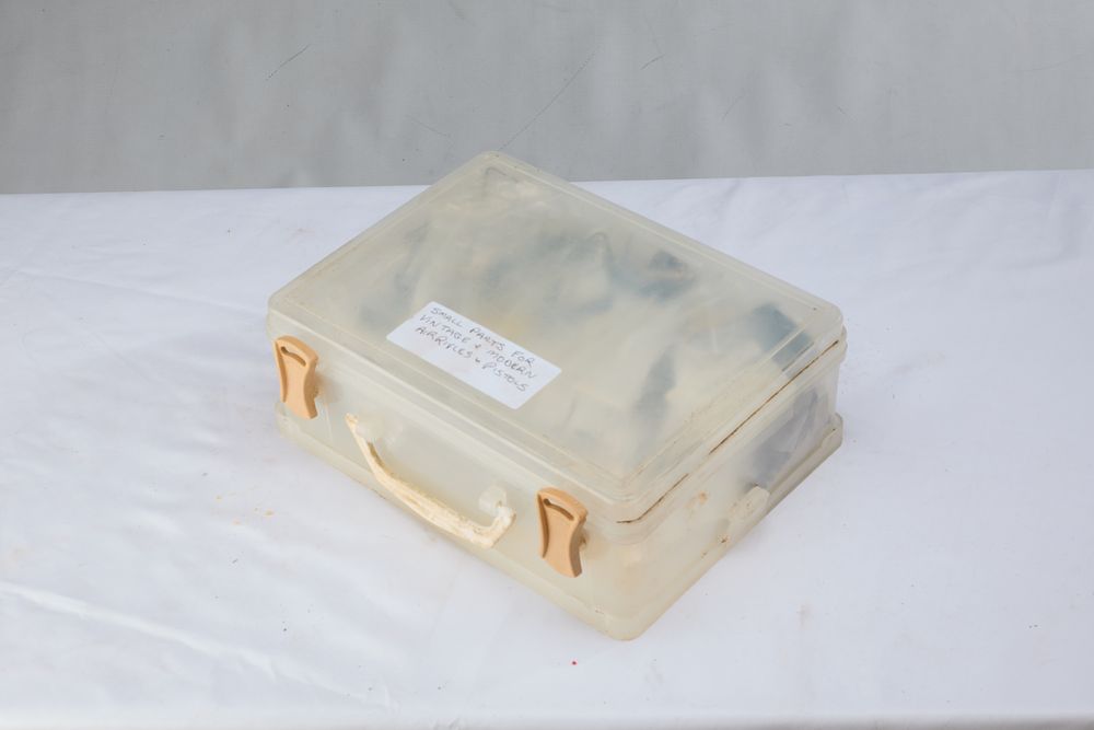 Lot 503: ASSORTED SMALL AIRGUN PARTS
