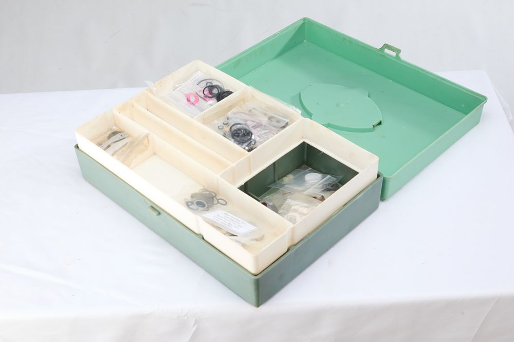 Lot 1109: ASSORTED SEAL KITS AND PARTS FOR AIRGUNS