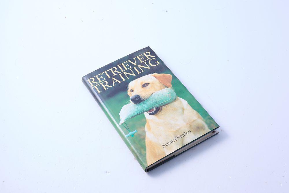Lot 960: "RETRIEVER TRAINING BY SUSAN SCALES"