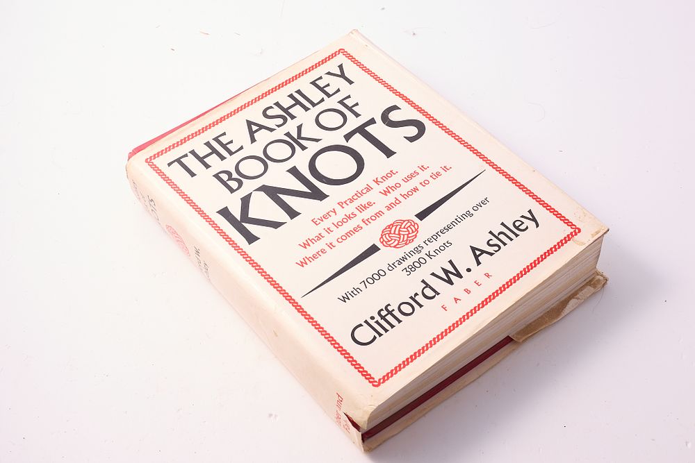 Lot 956: "THE ASHLEY BOOK OF KNOTS BY CLIFFORD W. ASHLEY"