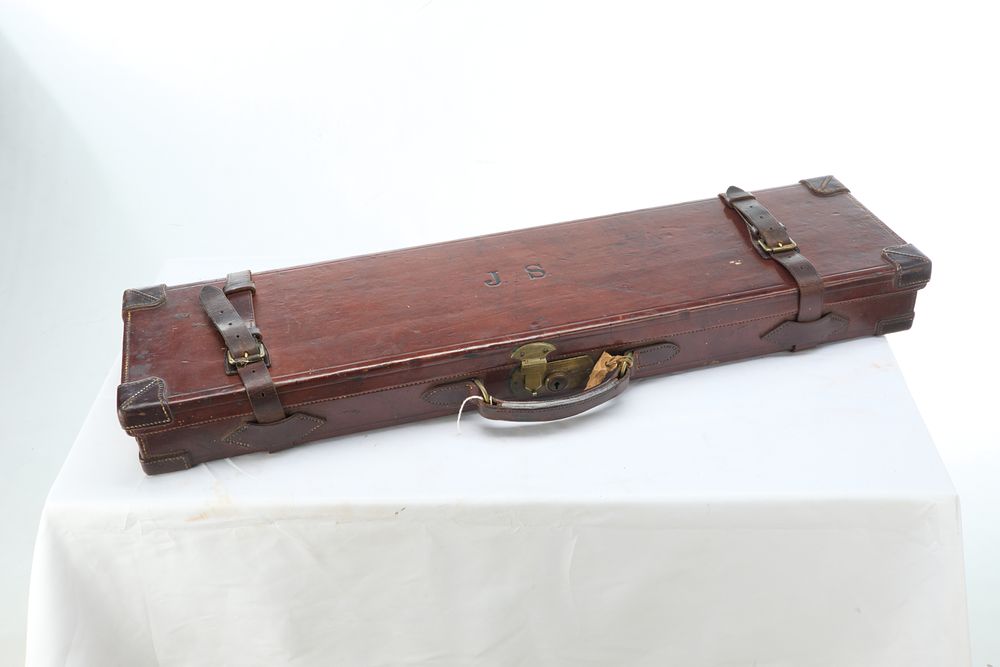 Lot 1074: HARD LEATHER SHOTGUN CASE W/ STRAPS AND LOCK